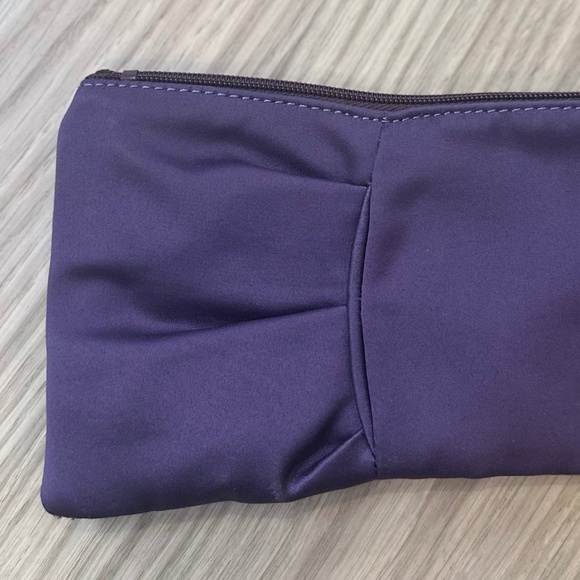 Brontibay Paris - Deep Purple Satin Bow Clutch Purse with Zip - Picture 3 of 10
